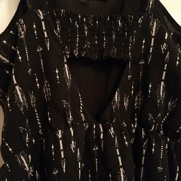 H&M Arrow Print Peekaboo Back Dress - Picture 4 of 4